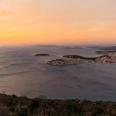 Mulberry Stonehouse Hébergement de vacances *