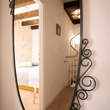 Mulberry Stonehouse *